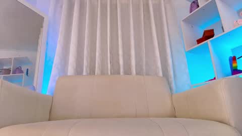 Snapshot of nezo_ chatting on 13, 2, 2026 Angie Instagram angie julianac add me online show from 13, 2, 2026