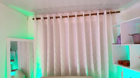 Snapshot of nezo_ chatting on 20, 2, 2026 Angie Instagram angie julianac add me online show from 20, 2, 2026