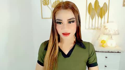 Snapshot of nhicolehollywood chatting on 5, 2, 2025 hottie nicole online show from 5, 2, 2025