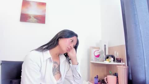 laura  online show from 8, 10, 2025