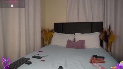 Snapshot of nia_bell chatting on 12, 3, 2025 kikiNiaAria online show from 12, 3, 2025