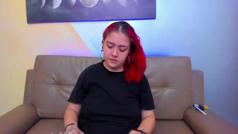 Estefani  online show from 6, 1, 2025