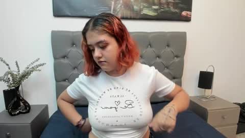 Estefani  online show from 5, 3, 2025