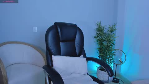 Snapshot of niabennet chatting on 24, 10, 2025 Nia online show from 24, 10, 2025