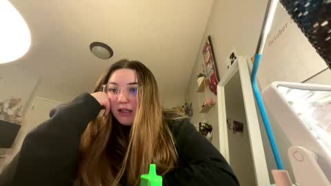 Nia online show from 3, 12, 2025