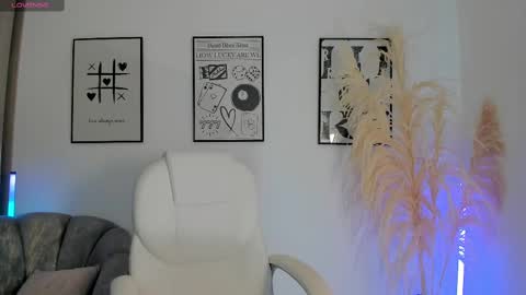 Snapshot of niaevans_x chatting on 16, 9, 2025 Nia online show from 16, 9, 2025