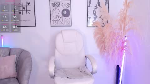 Snapshot of niaevans_x chatting on 22, 10, 2025 Nia online show from 22, 10, 2025