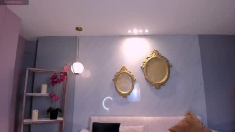 Snapshot of niaholland chatting on 11, 9, 2025 SQUIRTER DOLL online show from 11, 9, 2025