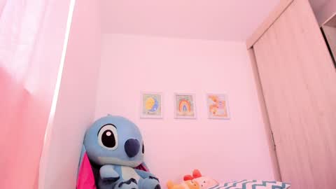  Nia  online show from 2, 4, 2026