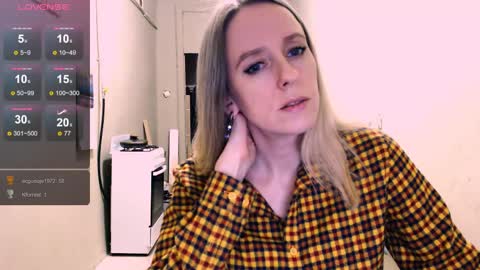 Snapshot of nicekat chatting on 11, 4, 2026 Kathrine online show from 11, 4, 2026