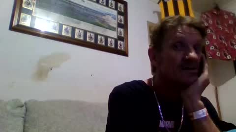 Snapshot of niceozziecockxxx chatting on 1, 11, 2025 Sexiishaine online show from 1, 11, 2025