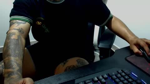 Camila And Steeven online show from 7, 10, 2025