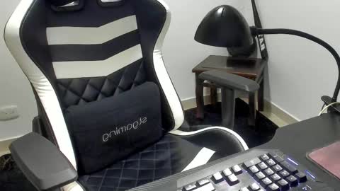 Camila And Steeven online show from 25, 11, 2025