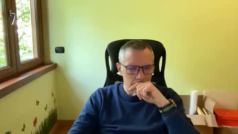 Andrew online show from 16, 4, 2026