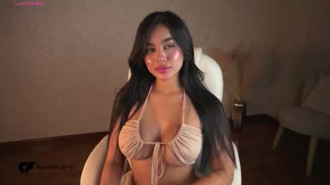 Snapshot of nichole__evans chatting on 17, 10, 2025 nichole__evans online show from 17, 10, 2025