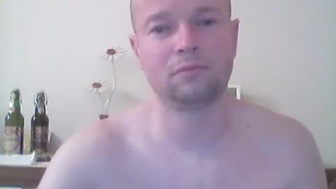 Snapshot of nick1990b chatting on 4, 3, 2025 nick1990b online show from 4, 3, 2025