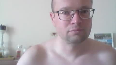 Snapshot of nick1990b chatting on 15, 4, 2026 nick1990b online show from 15, 4, 2026