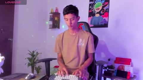 Snapshot of nick_greey chatting on 2, 2, 2025 Frank online show from 2, 2, 2025