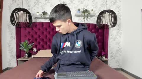 Snapshot of nick_torn chatting on 11, 9, 2025 Nick online show from 11, 9, 2025