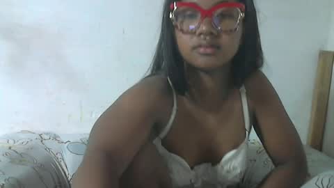 nickiqqyuu online show from 18, 6, 2026