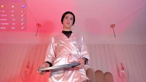 nickiwestt___ online show from 9, 7, 2026