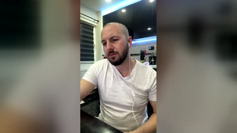 Julian online show from 15, 2, 2026