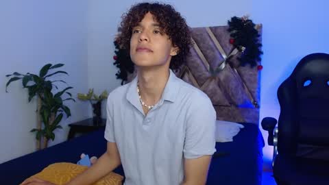 Nickolas Muoz online show from 30, 12, 2024
