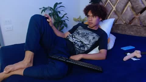 Nickolas Muoz online show from 30, 12, 2024