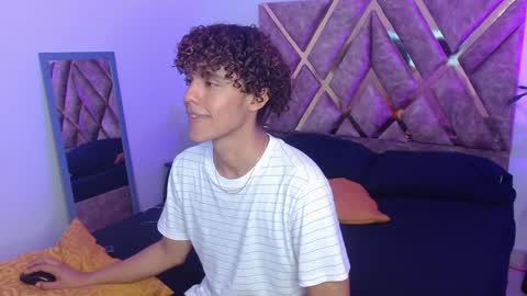 Nickolas Muoz online show from 2, 2, 2025