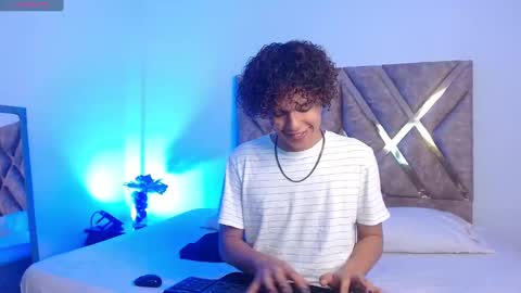 Nickolas Muoz online show from 5, 3, 2025