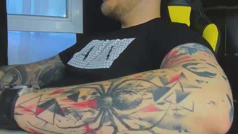 Snapshot of nicktattoomaster chatting on 28, 5, 2026 nicktattoomaster online show from 28, 5, 2026