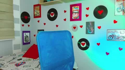 Snapshot of nicky_lucy_m chatting on 18, 2, 2025 lucy online show from 18, 2, 2025