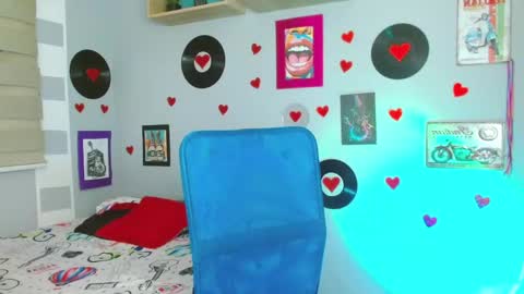 Snapshot of nicky_lucy_m chatting on 27, 2, 2025 lucy online show from 27, 2, 2025