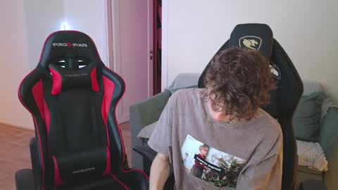 Nicki  Danny online show from 6, 2, 2025