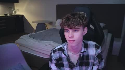 Nicki  Danny online show from 10, 10, 2025