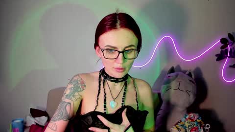 Snapshot of nicky_weekends chatting on 10, 12, 2024 Nicky Weekends online show from 10, 12, 2024