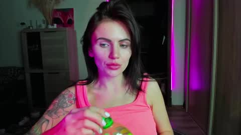 Snapshot of nicky_weekends chatting on 12, 3, 2025 Nicky Weekends online show from 12, 3, 2025