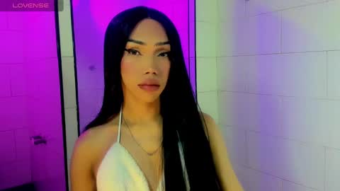 Snapshot of nickynoa chatting on 16, 9, 2025 Nicky online show from 16, 9, 2025