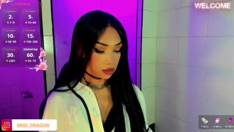 Snapshot of nickynoa chatting on 9, 10, 2025 Nicky online show from 9, 10, 2025