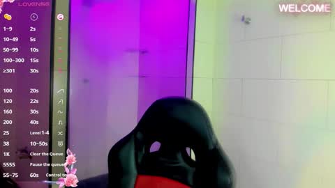 Snapshot of nickynoa chatting on 25, 10, 2025 Nicky online show from 25, 10, 2025