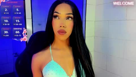 Snapshot of nickynoa chatting on 30, 10, 2025 Nicky online show from 30, 10, 2025