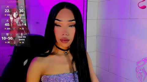 Snapshot of nickynoa chatting on 25, 11, 2025 Nicky online show from 25, 11, 2025