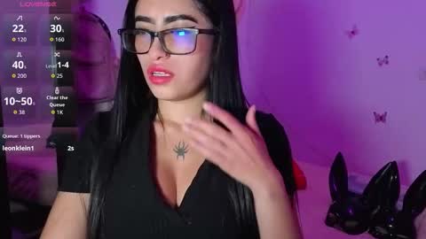 Snapshot of nickyvixenn chatting on 27, 11, 2025 Nicolle online show from 27, 11, 2025