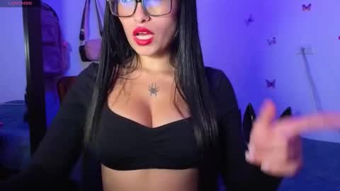 Snapshot of nickyvixenn chatting on 30, 11, 2025 Nicolle online show from 30, 11, 2025