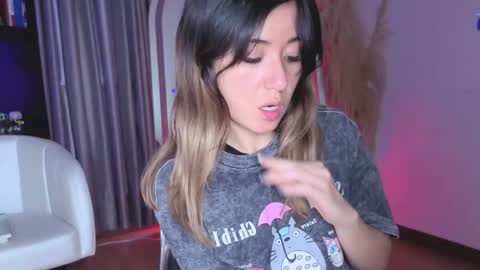 Snapshot of nickywindsor chatting on 8, 11, 2025 Nicky online show from 8, 11, 2025