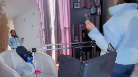 Nicky online show from 2, 2, 2026