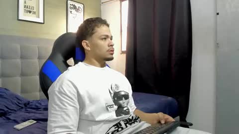 Snapshot of nico_blaze7 chatting on 19, 11, 2025 nico_blaze7 online show from 19, 11, 2025