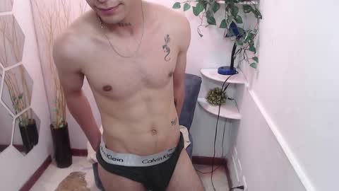 Snapshot of nico_herrera chatting on 13, 12, 2025 Nico online show from 13, 12, 2025