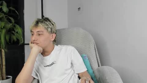 Snapshot of nico_nico_xd chatting on 22, 10, 2025 Nico online show from 22, 10, 2025