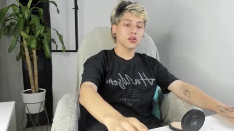 Snapshot of nico_nico_xd chatting on 5, 11, 2025 Nico online show from 5, 11, 2025